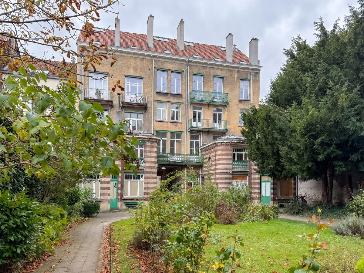Fernand Cocq : appartement une chambre + bureau et terrasses