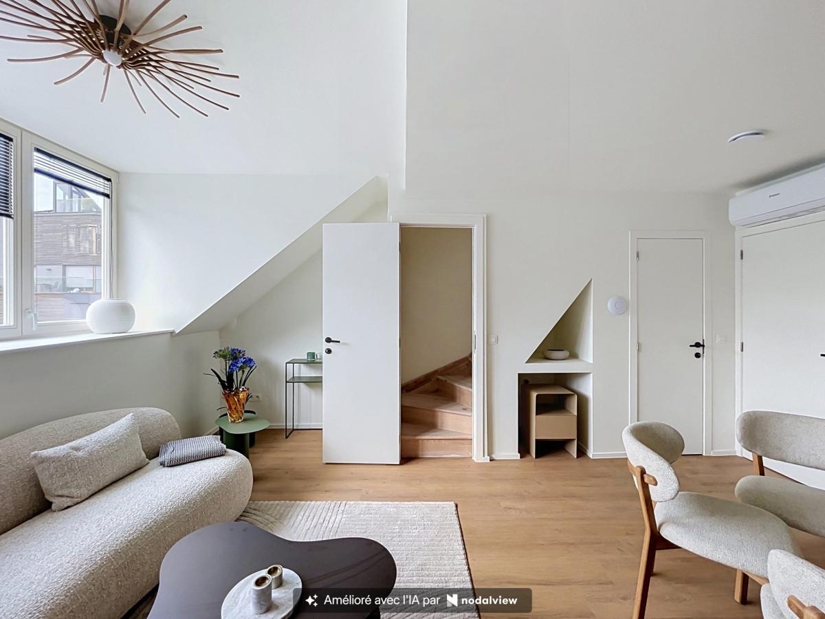 Cinquantenaire - Magnifique duplex meublé 1 ch. rénové