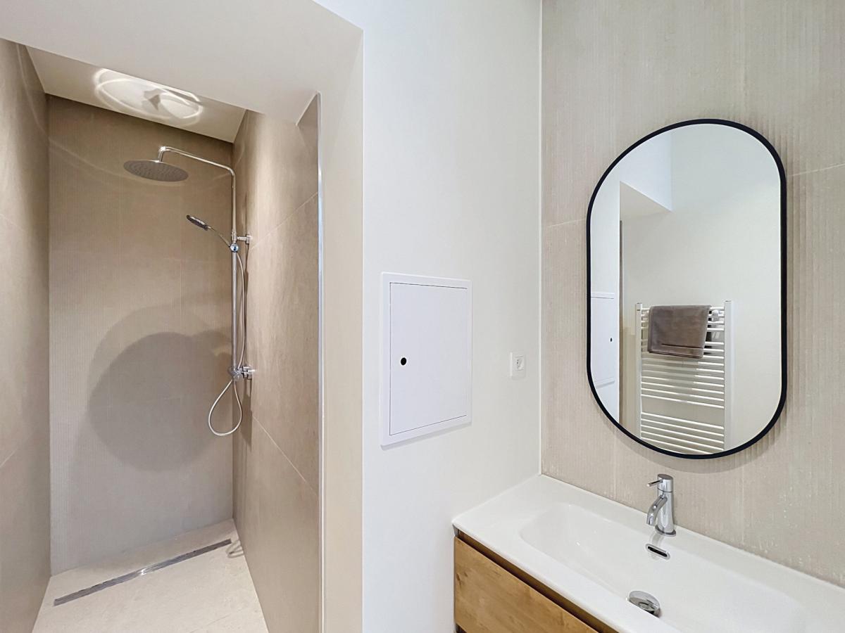 Cinquantenaire : Magnifique appartement meublé et rénové