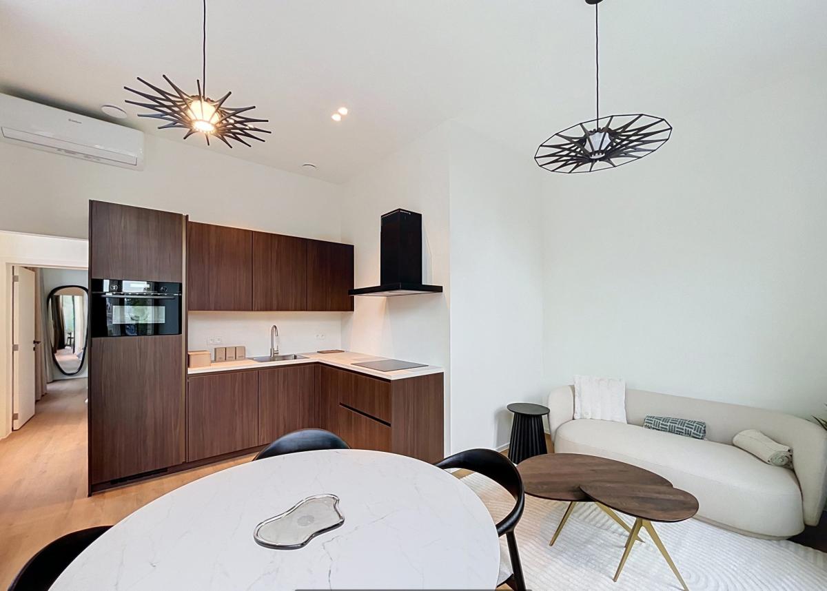 Cinquantenaire - Magnifique appartement 1 ch. rénové