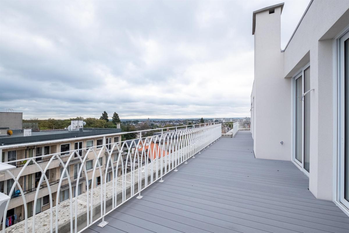 Montgomery/Saint Michel magnifique penthouse terrasse de 87m²