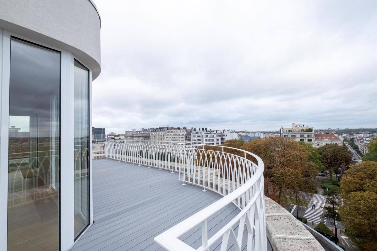 Montgomery/Saint Michel magnifique penthouse terrasse de 87m²